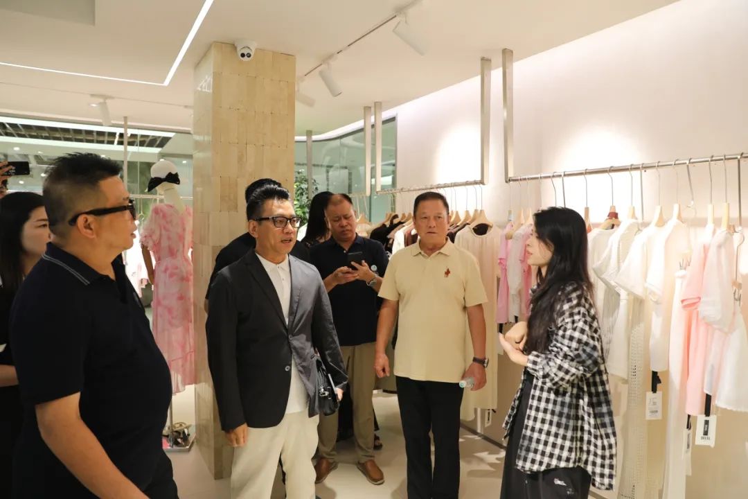 服装产业赴深考察:解码品牌建设与知识产权保护新路径(图7) 服装产业赴深考察:解码品牌建设与知识产权保护新路径(图7)