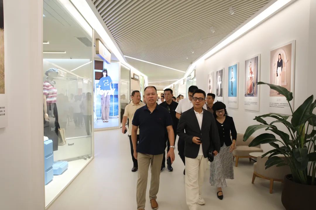 服装产业赴深考察:解码品牌建设与知识产权保护新路径(图12) 服装产业赴深考察:解码品牌建设与知识产权保护新路径(图12)