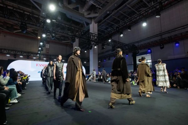 商贸绿色通道与精准对接服务,助您抢占服装市场先机(图6) 商贸绿色通道与精准对接服务,助您抢占服装市场先机(图6)