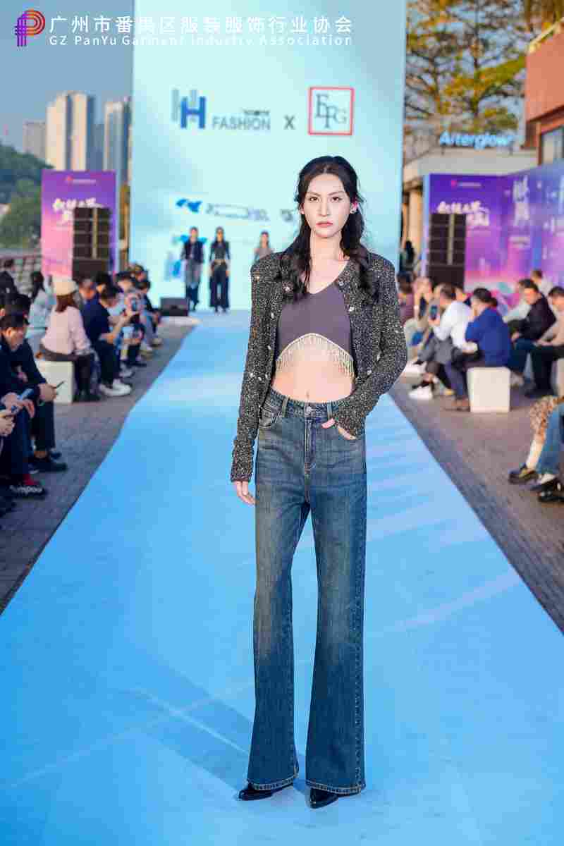番禺服装服饰行业协会年会召开,共谋时尚产业高质量发展新篇章(图18) 番禺服装服饰行业协会年会召开,共谋时尚产业高质量发展新篇章(图18)