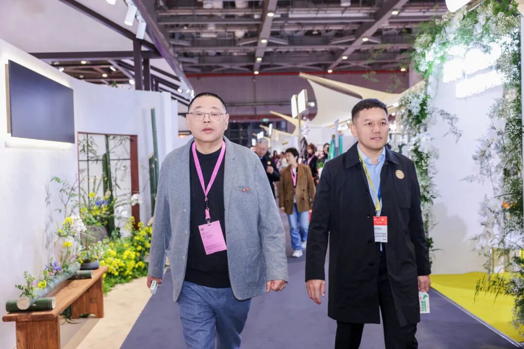 高端女装源头供应链展|九天展馆引领时尚新高度(图22) 高端女装源头供应链展|九天展馆引领时尚新高度(图22)