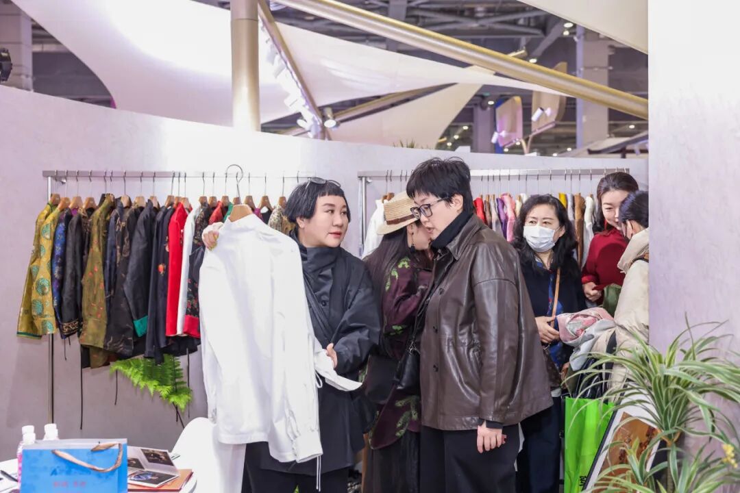 高端女装源头供应链展|九天展馆引领时尚新高度(图45) 高端女装源头供应链展|九天展馆引领时尚新高度(图45)