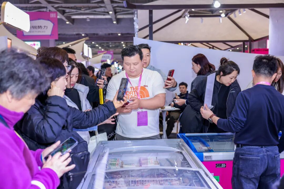 高端女装源头供应链展|九天展馆引领时尚新高度(图55) 高端女装源头供应链展|九天展馆引领时尚新高度(图55)