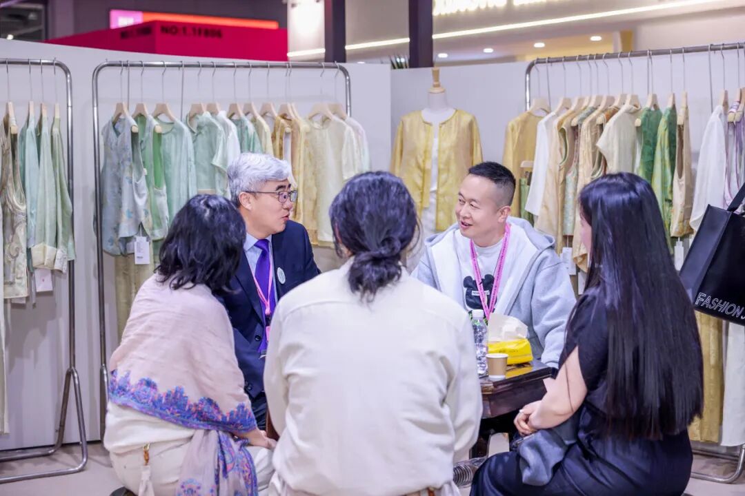高端女装展洽会全攻略|商贸火爆资源高效汇聚(图11) 高端女装展洽会全攻略|商贸火爆资源高效汇聚(图11)