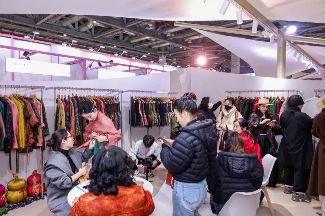 高端女装展洽会全攻略|商贸火爆资源高效汇聚(图17) 高端女装展洽会全攻略|商贸火爆资源高效汇聚(图17)