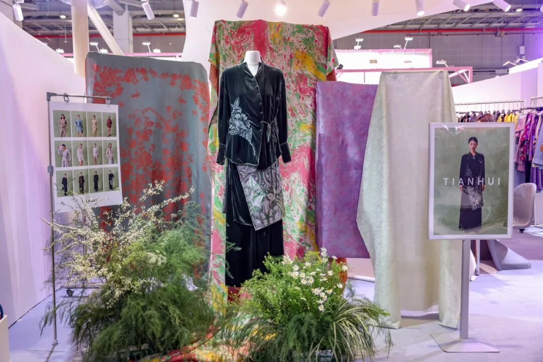 高端女装展洽会全攻略|商贸火爆资源高效汇聚(图19) 高端女装展洽会全攻略|商贸火爆资源高效汇聚(图19)