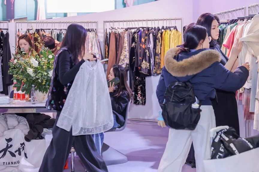 高端女装展洽会全攻略|商贸火爆资源高效汇聚(图20) 高端女装展洽会全攻略|商贸火爆资源高效汇聚(图20)