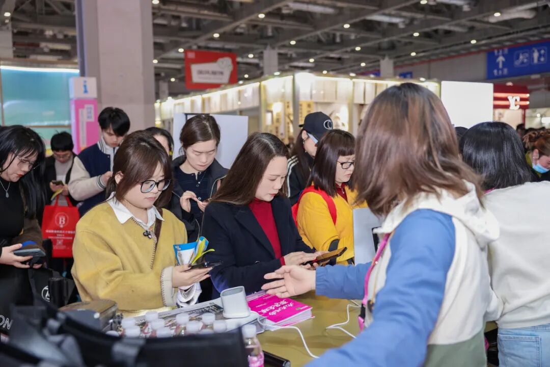 高端女装展洽会全攻略|商贸火爆资源高效汇聚(图29) 高端女装展洽会全攻略|商贸火爆资源高效汇聚(图29)