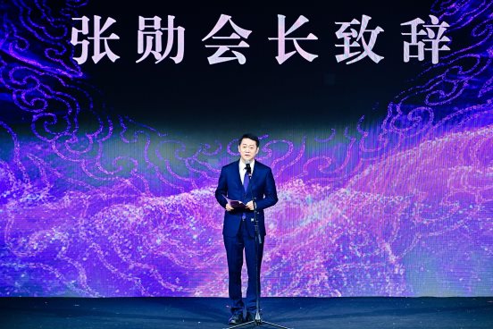 河南服装大会圆满落幕|时尚产业盛会收官全攻略(图2) 河南服装大会圆满落幕|时尚产业盛会收官全攻略(图2)