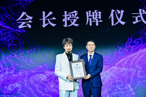河南省服装行业协会形象美学专委会成立|行业引领全攻略(图3) 河南省服装行业协会形象美学专委会成立|行业引领全攻略(图3)