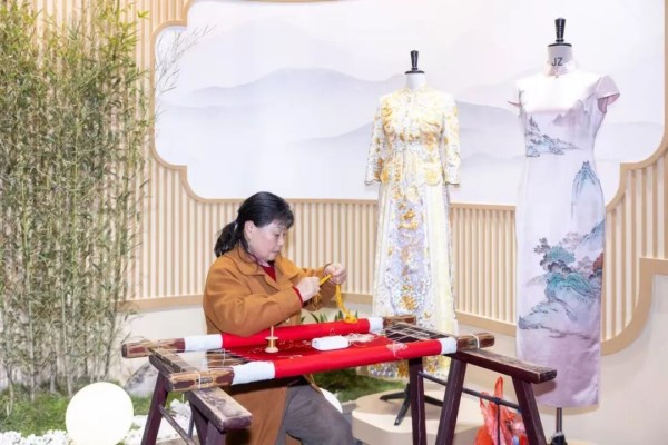 服装产业品牌锻造关键期|绿色转型与文化创新全攻略(图6) 服装产业品牌锻造关键期|绿色转型与文化创新全攻略(图6)