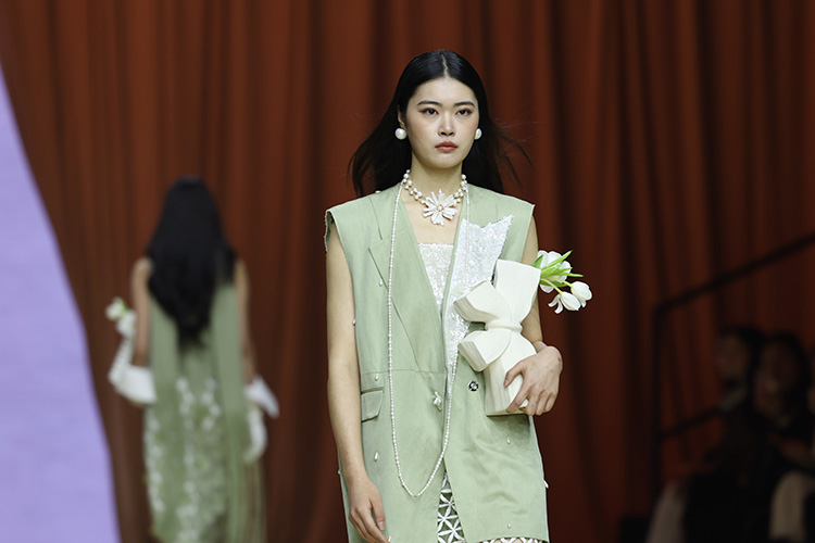 郁香菲TULIP TASTE亮相中国国际时装周回响・循环大秀(图3) 1