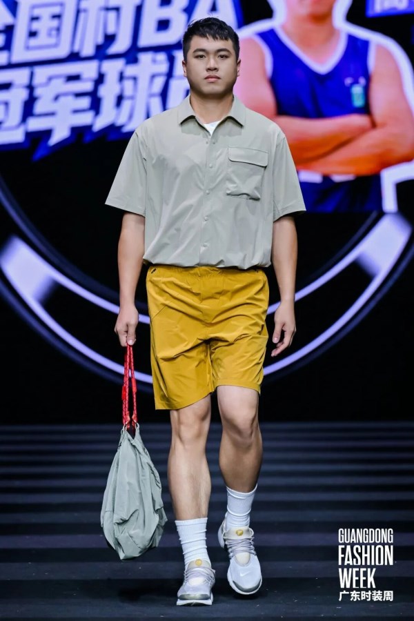 从“村BA”球场到时尚T台:沙溪镇跨界玩转广东时装周,秀出产业新活力(图32) 从“村BA”球场到时尚T台:沙溪镇跨界玩转广东时装周,秀出产业新活力(图32)