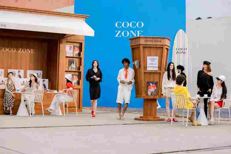 轻奢有度,自在由心,COCO ZONE 2026S“启程·邂逅”大秀 构建沉浸式夏日叙事(图4) 轻奢有度,自在由心,COCO ZONE 2026S“启程·邂逅”大秀 构建沉浸式夏日叙事(图4)