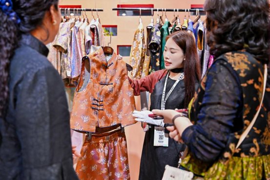 2026LINK FASHION服装展会(上海)5月13-15日即将启幕!(图5) 2026LINK FASHION服装展会(上海)5月13-15日即将启幕!(图5)